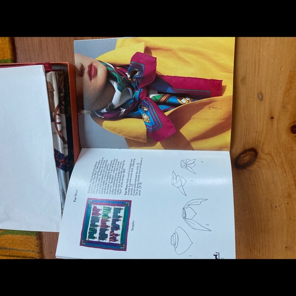 Vintage Hermès Scarves - Picture 16 of 16